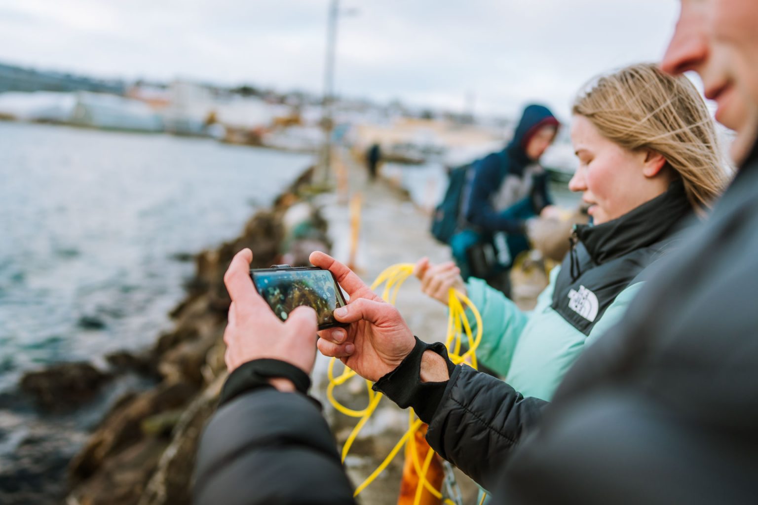 High School students at Sørsjetéen, steering an underwater vehicle.